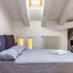 Flat Unipol Arena 아파트